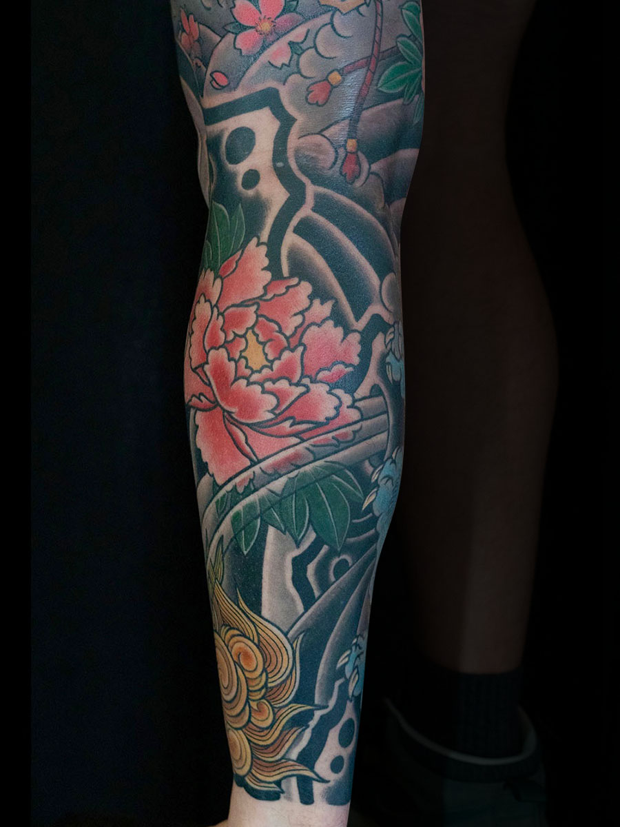 Jordan karashishi leg sleeve foo dog shishi detail Japanese tattoo Atlanta Georgia by Brian Bennett at Ink and Dagger